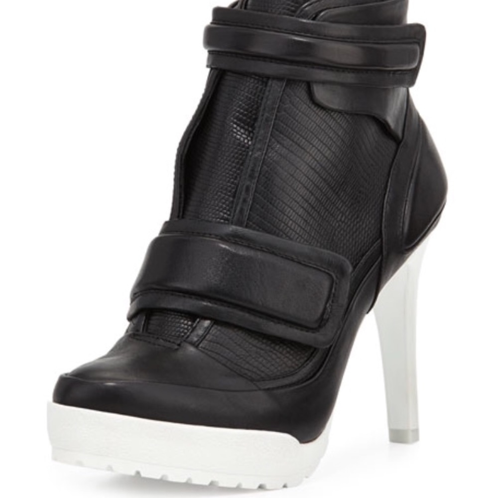 Bcbg Max Azria Powe Booties 7